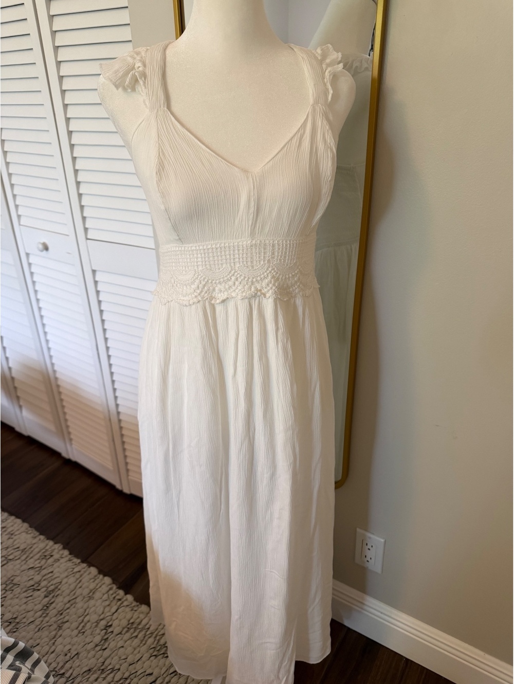 White Sincerely Jules Maxi Dress size large